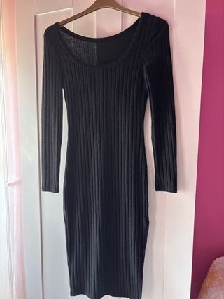 Vestido negro de manga larga