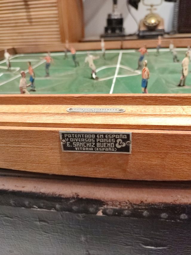 Futbolín antiguo de sobremesa E.Sanchiz años 40