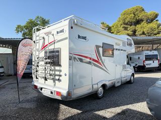 Autocaravana6 plazas, garaje XXL/frigo grande 
