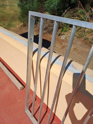 Reja de aluminio gris 94 × 111