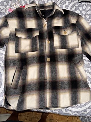 Chaqueta de cuadros beige y gris