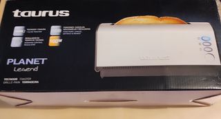 Tostador Taurus Planet Legend 900W