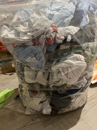 Lotto 130 pz abbigliamento neonato 0-12 mesi