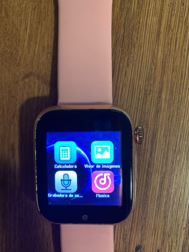 Smartwatch in oro e rosa