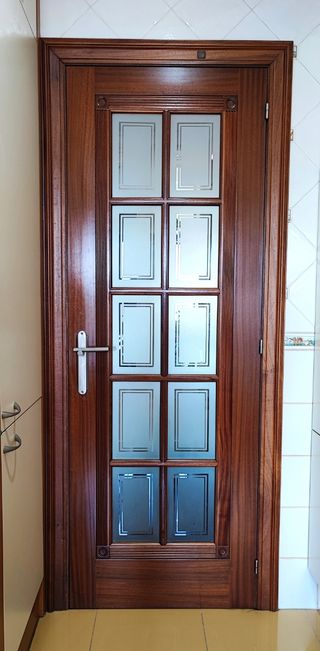 Puerta de Cristal y madera