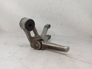 Estribera Trasera Derecha Con Soporte Yamaha Yzf 6