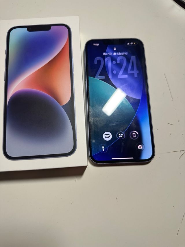iPhone 14 con 100% de batería
