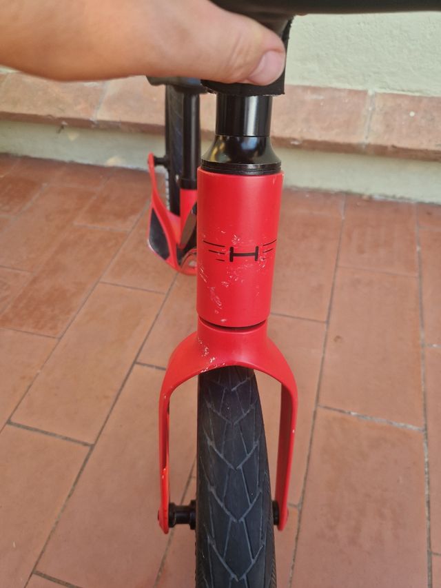 Bicicleta de equilibrio Hornit roja