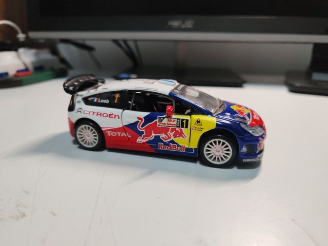 Citroën C4 WRC Rally 1:32 Loeb