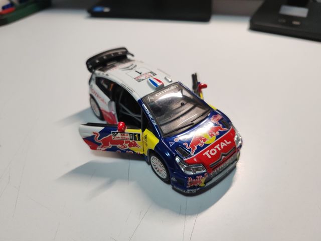 Citroën C4 WRC Rally 1:32 Loeb