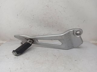 Estribera Trasera Derecha Con Soporte Yamaha Ybr 1
