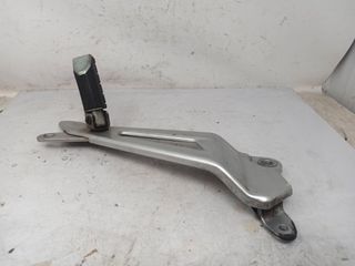 Estribera Trasera Derecha Con Soporte Yamaha Ybr 1