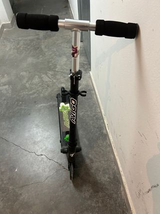 Patinete Avigo Negro y Verde