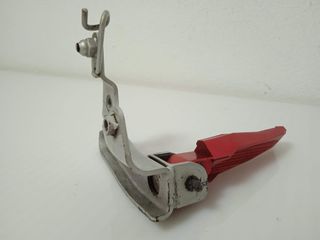 Estribera Trasera Derecha Con Soporte Yamaha Tmax