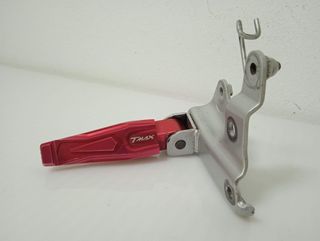 Estribera Trasera Derecha Con Soporte Yamaha Tmax