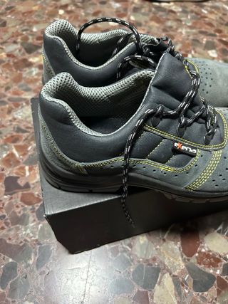 Zapatos de seguridad Exena talla 41