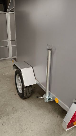 Remolque ligero con freno