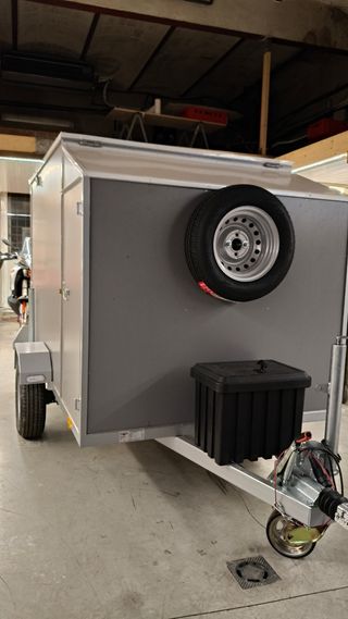 Remolque ligero con freno