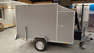 Remolque ligero con freno