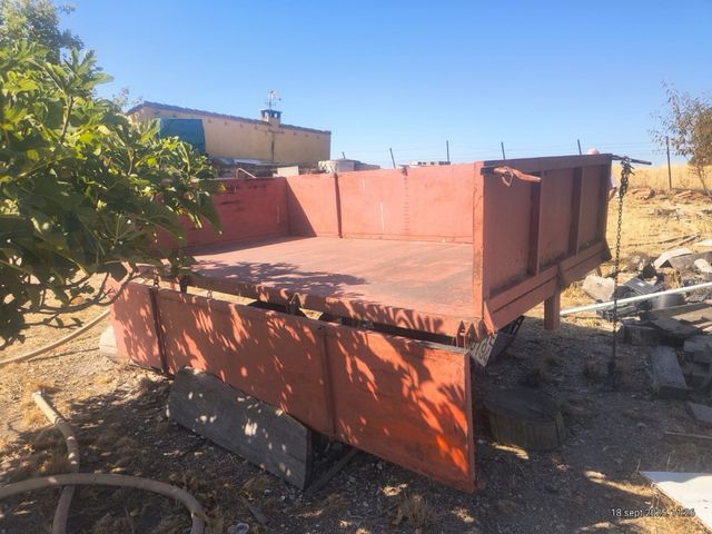 Remolque de tractor y arado