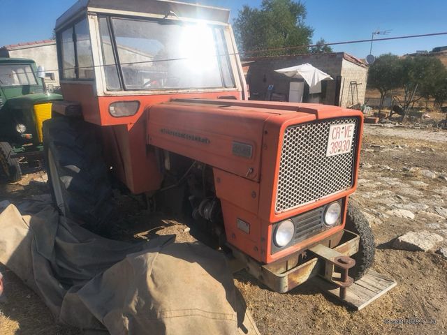 Remolque de tractor y arado