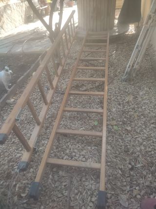 Escalera de madera extensible