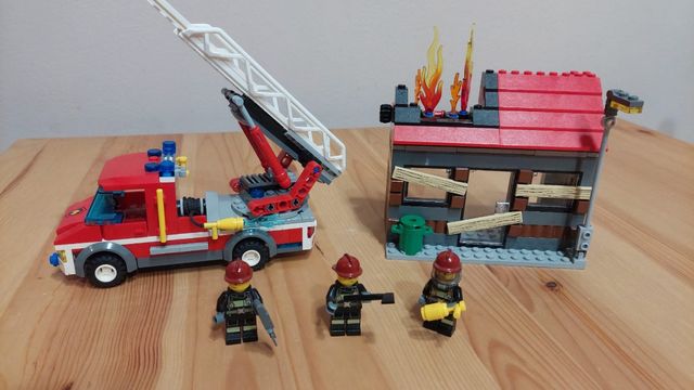 Lego Pompieri 60003 - Camion con Scala