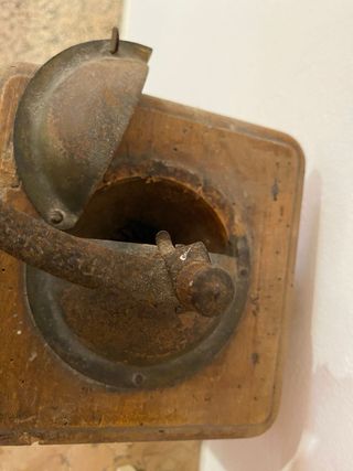 Macinino da caffè vintage in legno