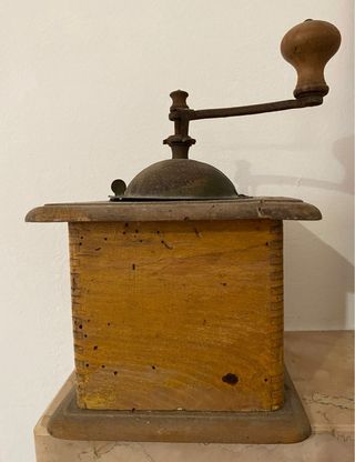 Macinino da caffè vintage in legno