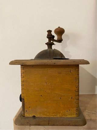 Macinino da caffè vintage in legno