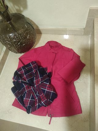 Parka rosa y camisa cuadros