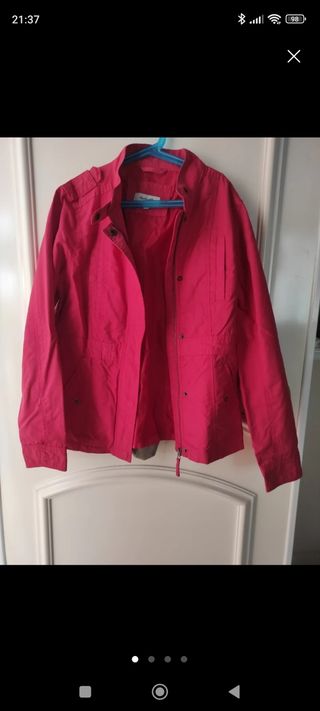 Parka rosa y camisa cuadros