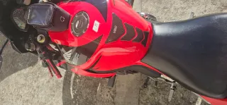 Moto Honda CBR 1000 rr, Roja y Negra.