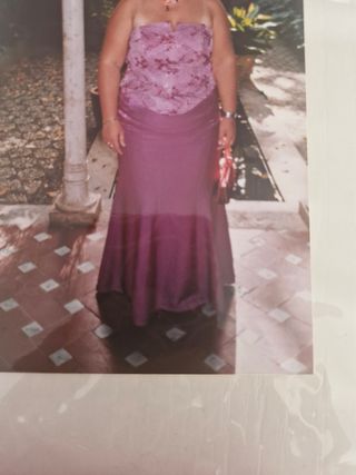 Vestido de fiesta morado y rosa