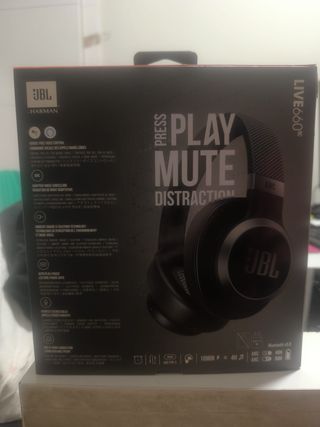 Auriculares JBL LIVE 660NC Negro