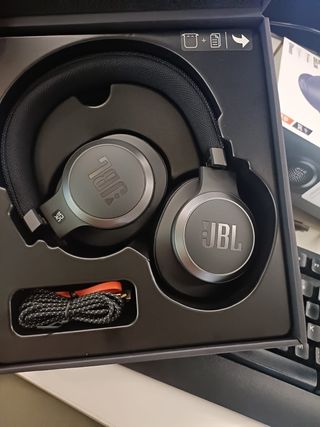 Auriculares JBL LIVE 660NC Negro