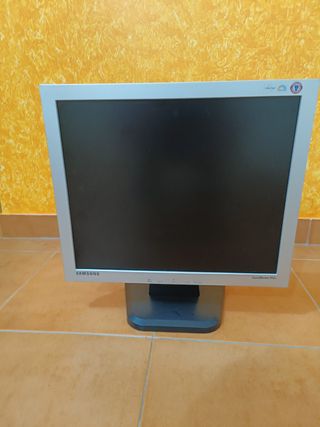 Monitor Samsung SyncMaster 913v Prata