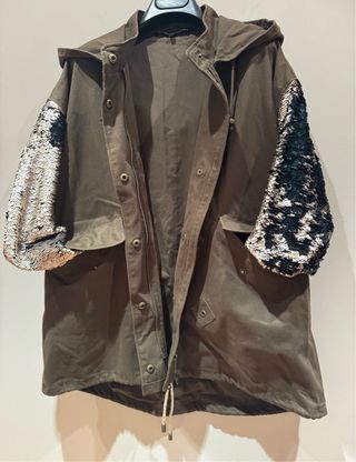 Parka mangas lentejuelas ‘Zara’