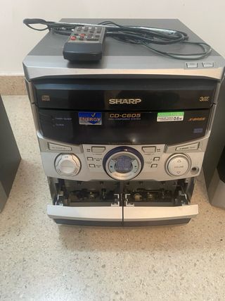 Radio Cassette Sharp con 2 Altavoces
