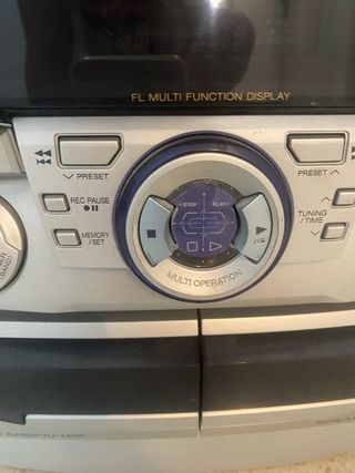 Radio Cassette Sharp con 2 Altavoces