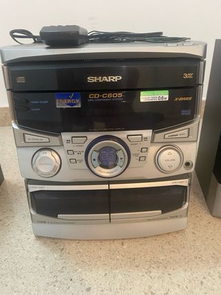 Radio Cassette Sharp con 2 Altavoces
