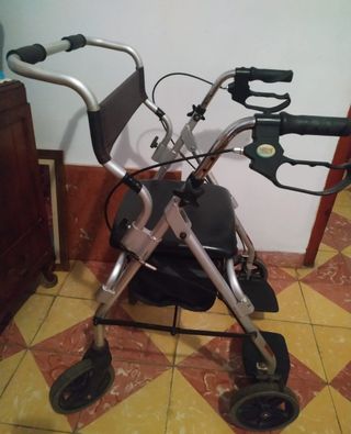 Andador para mayores con asiento 