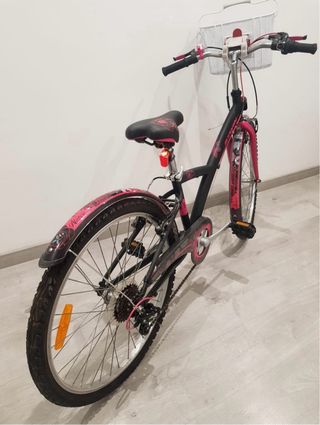 Bicicleta niña aro 24 casi nueva