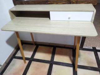 Escritorio moderno madera y blanco