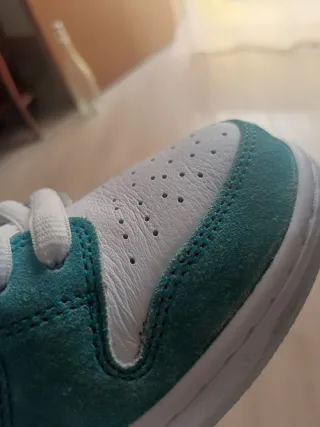 Nike Dunk SB April