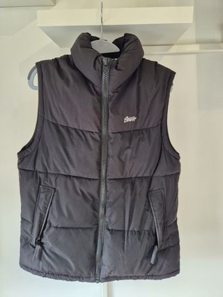 Chaleco Pull and Bear Negro