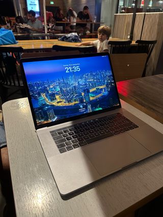 MacBook Pro 16 2019 Plata