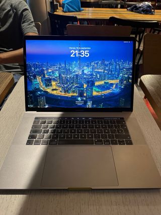 MacBook Pro 16 2019 Plata