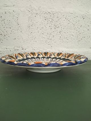 Plato cerámico decorativo pintado a mano