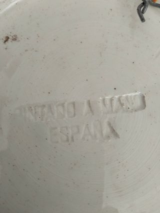 Plato cerámico decorativo pintado a mano